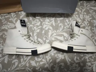 Botas Converse Blancas y Negras