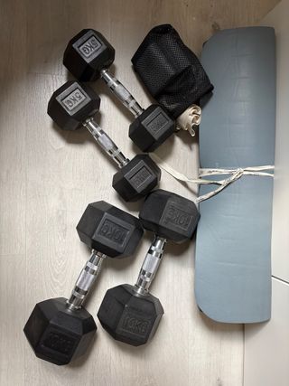 Kit de pesas y esterilla de yoga