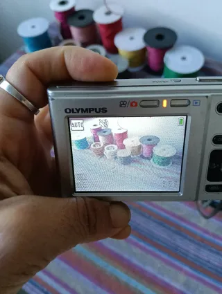 Cámara Digital Olympus 8MP Zoom Óptico 3x