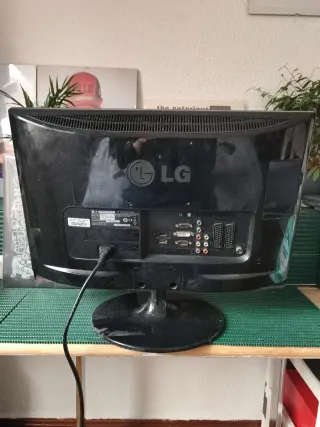 LG Flatron Full HD Monitor TV