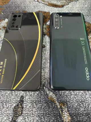 Mando PS4 y Teléfono Móvil