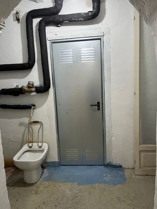 TRASTERO 20 mts cuadrados en CALLE REINA REGENTE.