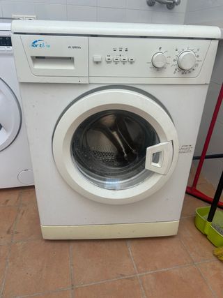 Lavadora barata – para reparar o piezas