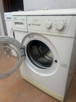 Lavadora barata – para reparar o piezas