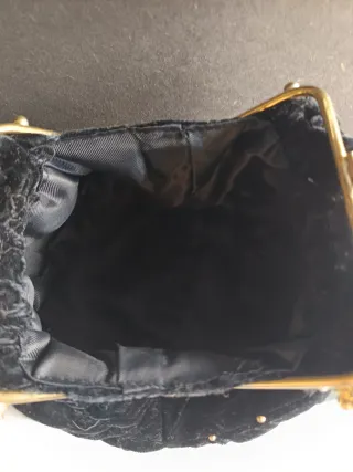 Bolso Bombonera Negro Terciopelo.