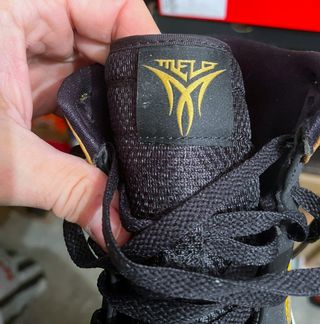 Air Jordan 1 Retro High Negro Dorado Talla 43