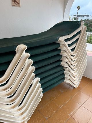 Tumbonas de plástico apilables