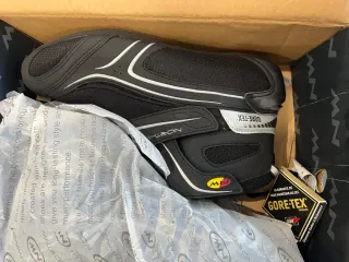 Zapatillas Ciclismo NW Gore-Tex. Preguntar precio
