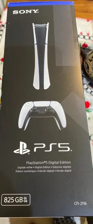 PS5 Digital Edition 825GB 'precintada'