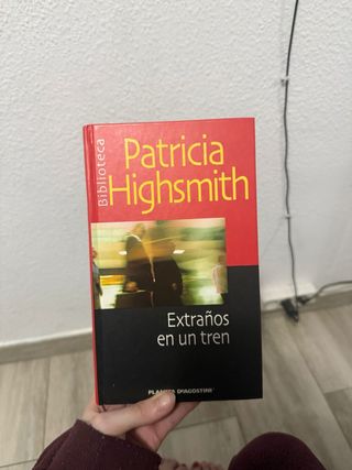 Libro extraños en un tren
