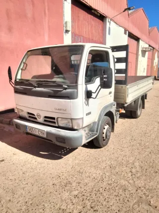 Nissan Cabstar 2004