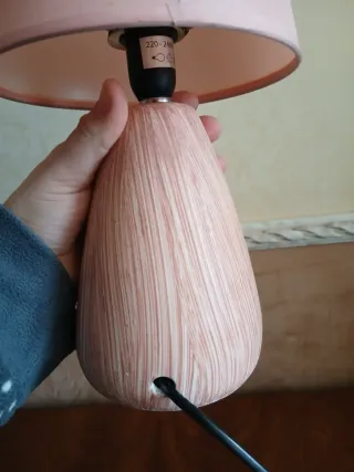 Lampada da tavolo in ceramica e tessuto
