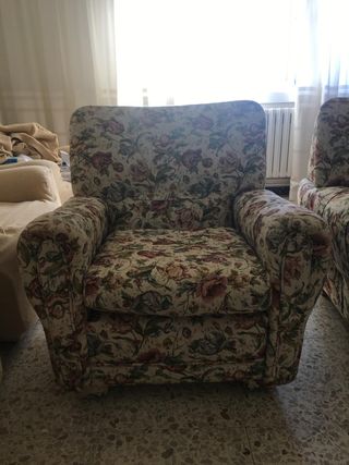 Sofá y 4 sillones floral