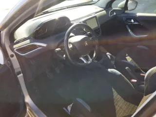 Peugeot 208 2012