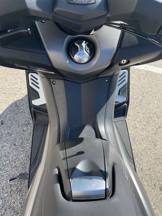 Yamaha TMAX 530 Iron Max ABS