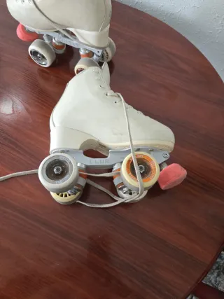 Vendo Pattini Artistici Bianchi edea