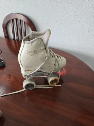 Vendo Pattini Artistici Bianchi edea