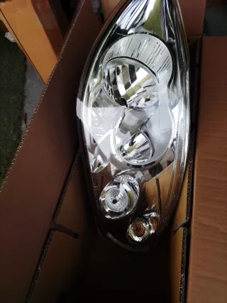 Faro delantero Opel Movano Izquierda año 02010 ---
