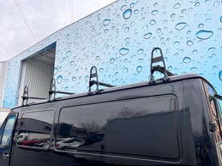 Baca Furgoneta con vierte aguas