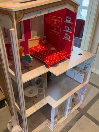 Casa Muñecas Rainbow High