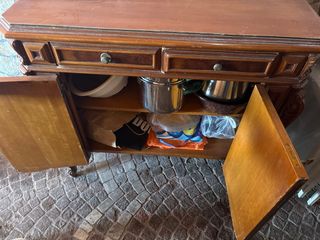 Mobiletto vintage in legno scuro