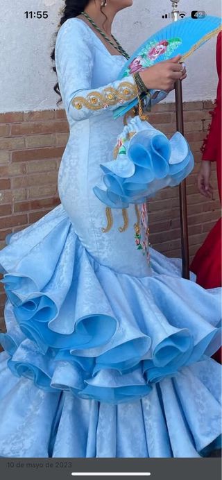 Traje de Flamenca azul con rosas
