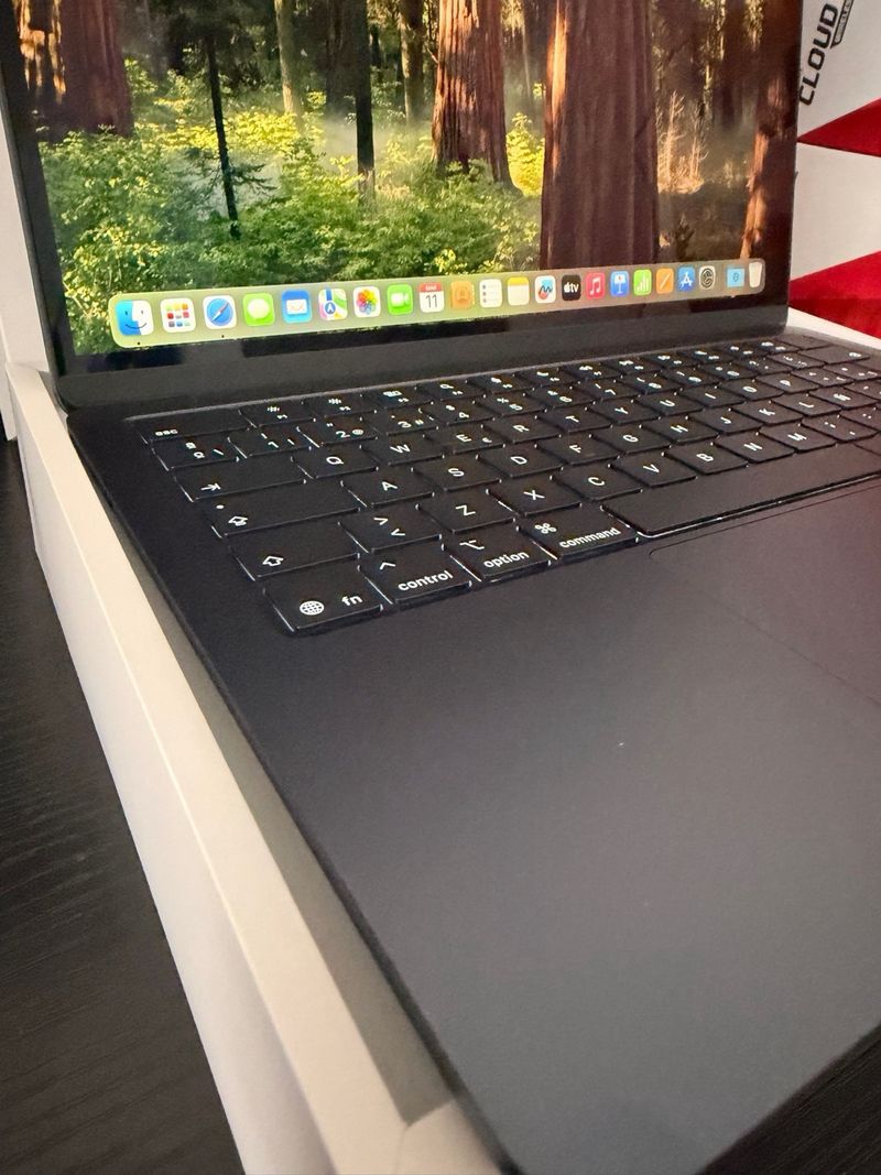 MacBook Air 13 M4 2025 Azul Marino afbeelding 7