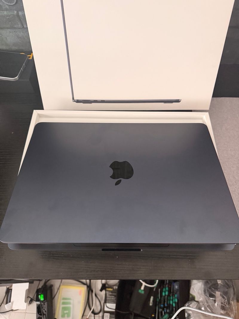 MacBook Air 13 M4 2025 Azul Marino afbeelding 8