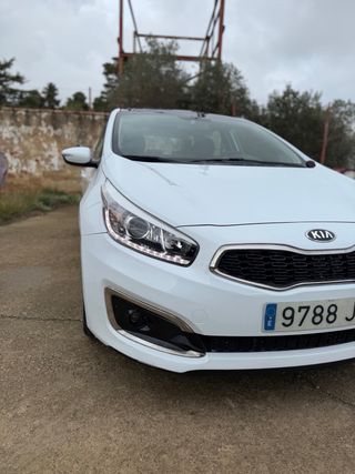 KIA Ceed 2017 1.6 Pano Camera Navi  - Impecable