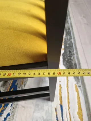 Sillas estilo Mackintosh, varios tonos.