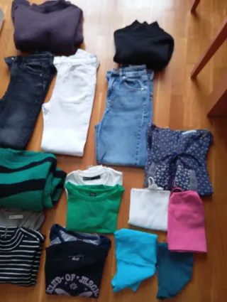Se vende lote de ropa chica talla XS.Hay 17 prenda