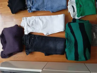 Se vende lote de ropa chica talla XS.Hay 17 prenda