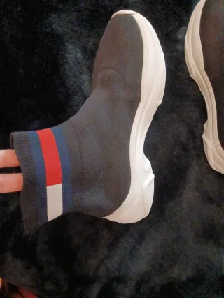 Zapatillas Tommy Hilfiger Negras y Blancas