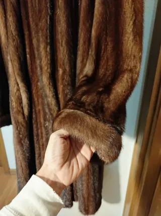 Abrigo de piel marrón