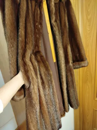 Abrigo de piel marrón