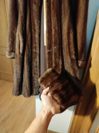 Abrigo de piel marrón