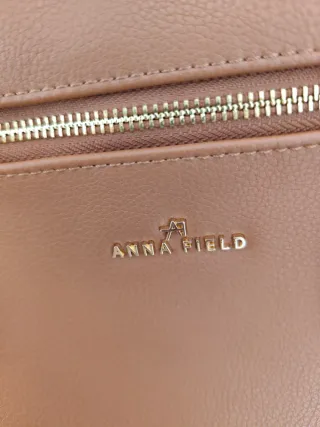 Bolso de hombro marrón