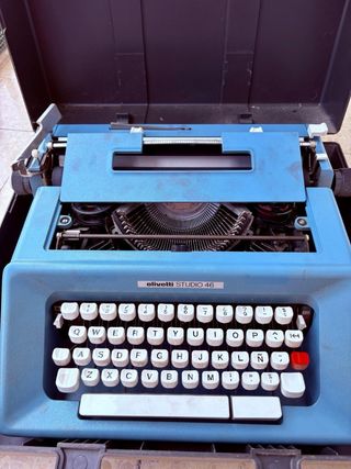 Máquina de escribir Olivetti Studio 46