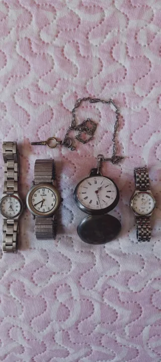 Lote de 4 relojes plateados