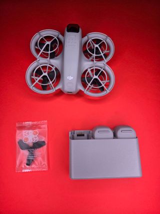 Mini dron DJI Neo 3 baterías Carcador, Como Nuevo