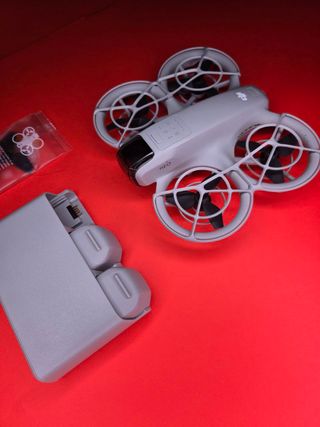 Mini dron DJI Neo 3 baterías Carcador, Como Nuevo