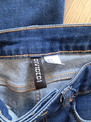 Pantalón tejano Divided azul