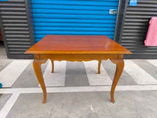 Mesa de madera estilo isabelino buen estado