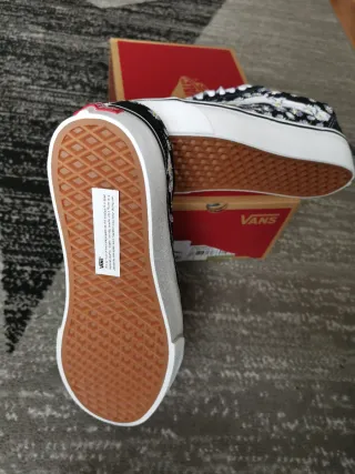 Vans bordadas flores T40.5