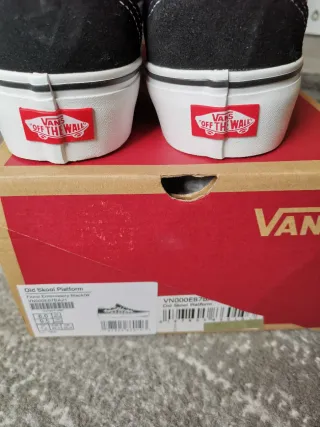 Vans bordadas flores T40.5