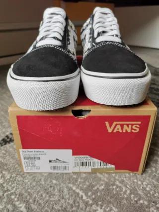 Vans bordadas flores T40.5