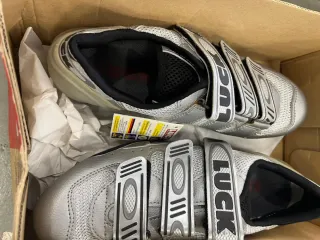 Zapatillas Ciclismo LUCK. Preguntar precio