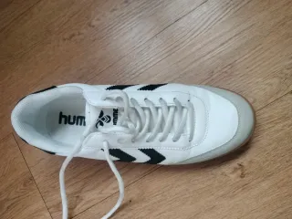 Zapatillas Hummel Blancas y Negras