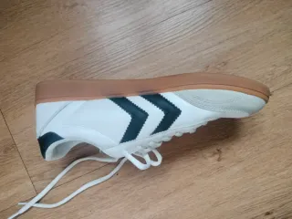 Zapatillas Hummel Blancas y Negras