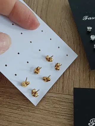 Lote de 47 pares de pendientes NUEVOS